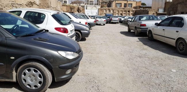 چه کسی مسئول رسیدگی به معضل پارکینگ‌های سطح شهر کرمانشاه است؟